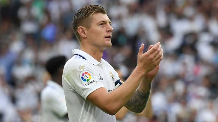 صورة موقف كروس النهائي من الرحيل عن ريال مدريد 