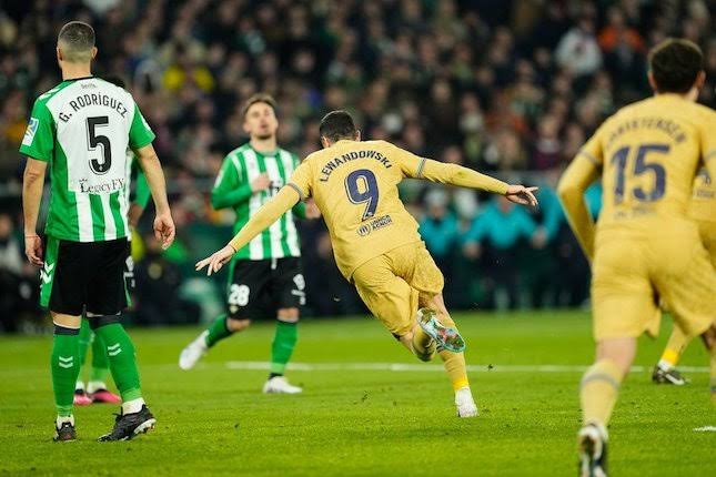 صورة موعد مباراة برشلونة ضد ريال بيتيس في الدوري الإسباني 2022/23