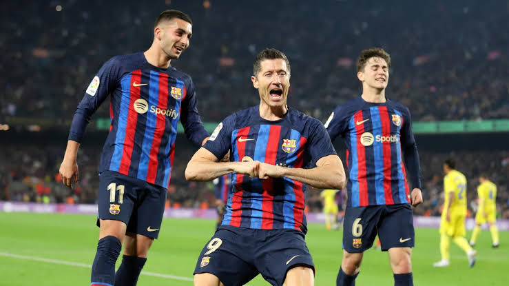صورة تشكيل برشلونة الرسمي لمواجهة ريال بيتيس في الدوري الإسباني 