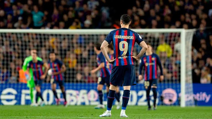 صورة عاجل .. تشافي يعلن تشكيلة برشلونة للقاء أتلتيكو مدريد 