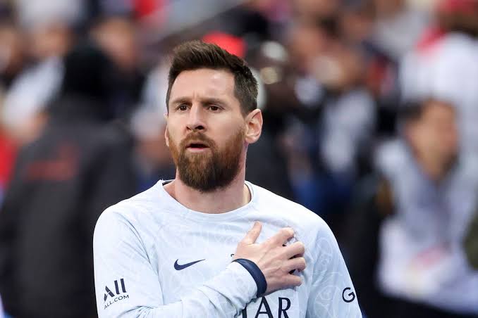 صورة تقارير تكشف عقد ليونيل ميسي مع برشلونة في حال عودته 