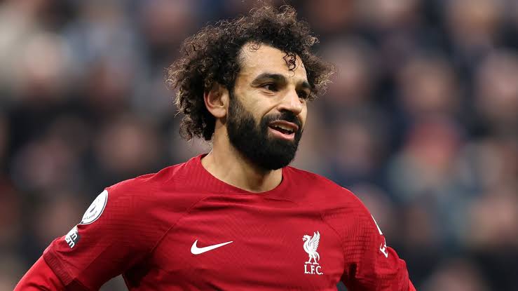 صورة أسطورة المنتخب الجزائري: أتمنى رؤية صلاح بقميص ريال مدريد أو برشلونة
