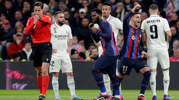 صورة صراع بين برشلونة و ريال مدريد على هذه الصفقة 