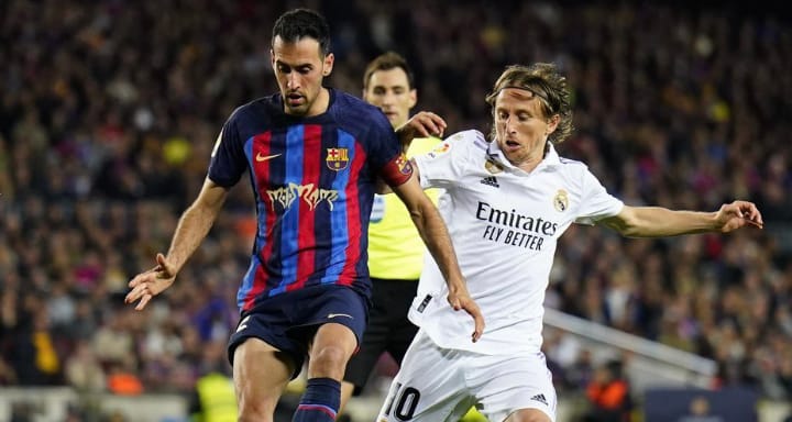 صورة مودريتش يوجه رسالة قوية لـ بوسكيتس بعد إعلان رحيله عن برشلونة 