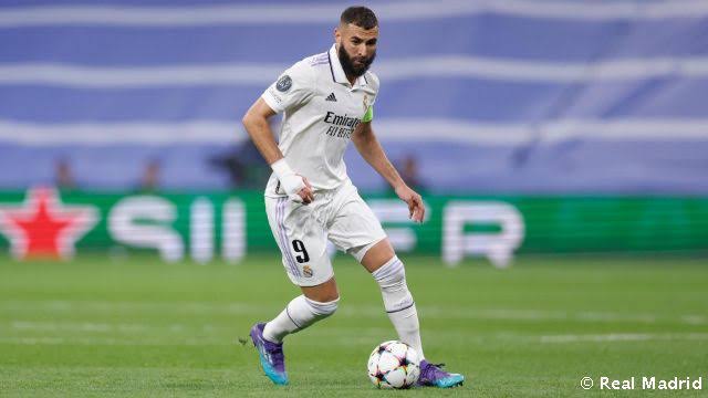 صورة بعد كريستيانو رونالدو.. السعودية ترغب في ضم ميسي وبنزيما لهذا السبب 