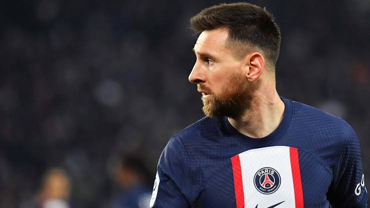صورة الهلال يُغرى ميسي بعرض ضخم للتوقيع معه