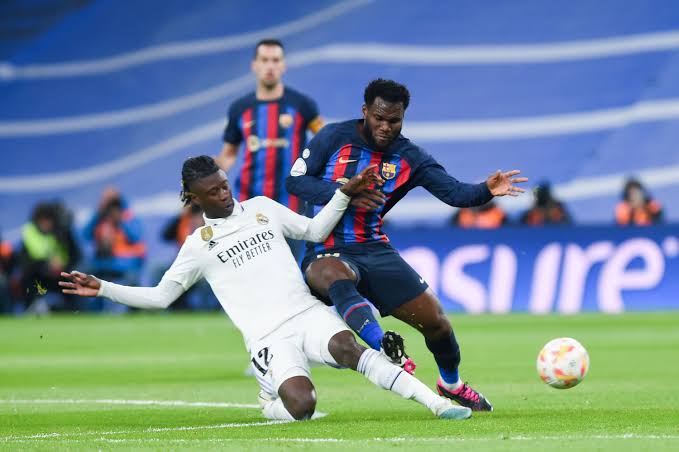 صورة صراع قوي بين برشلونة وريال مدريد لضم صفقة الموسم 
