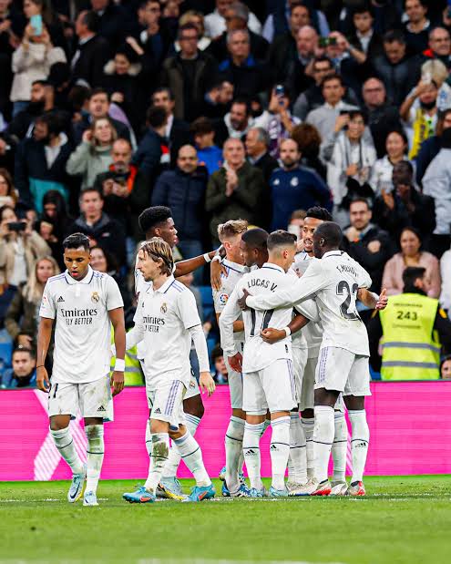 صورة صحفي إسباني يكشف عن تشكيل ريال مدريد ضد مانشستر سيتي