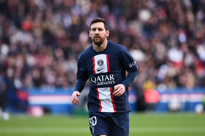 صورة اقتراب ميسي من برشلونة 