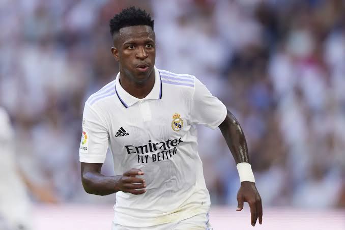 صورة ريال مدريد يتخذ قرار هام بشأن مستقبل فينيسيوس جونيور