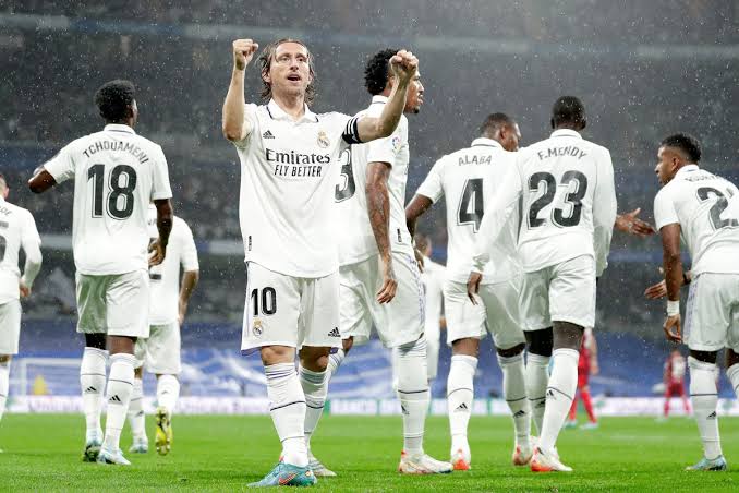 صورة الفارق في النقاط بين برشلونة و ريال مدريد 