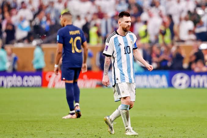 صورة ميسي على رادار انديه انجلترا.. فأين يتجه؟