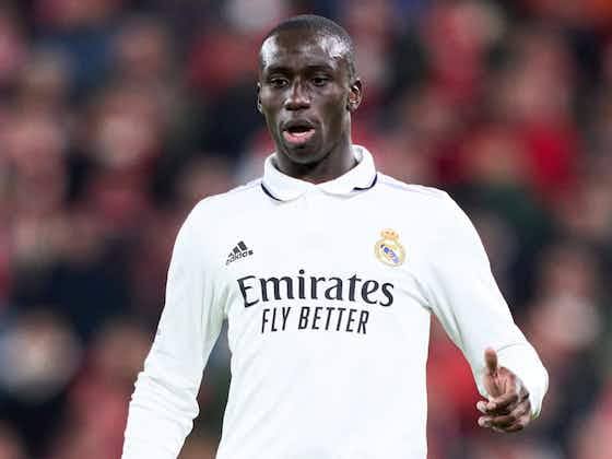 صورة ميندي يفاجئ جمهور ريال مدريد 