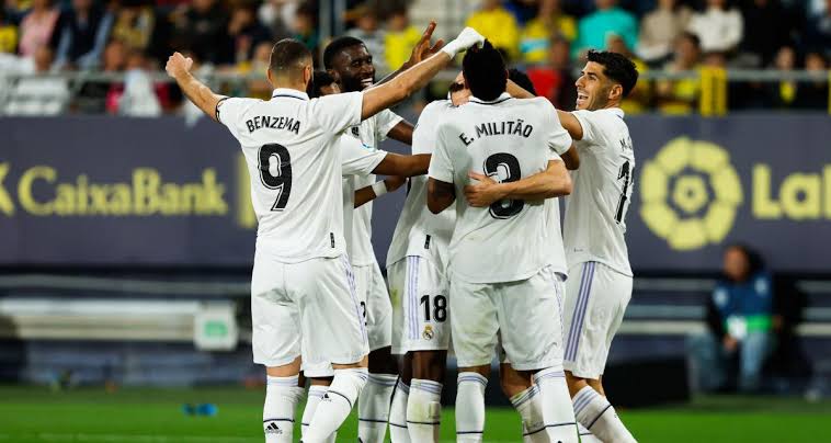 صورة رغم الأخطاء.. جمهور ريال مدريد يسعد نجم الفريق بموقفه