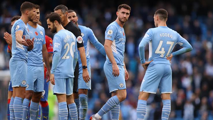 صورة برشلونة مهتم بالتعاقد مع نجم مانشستر سيتي بطلب من تشافي 
