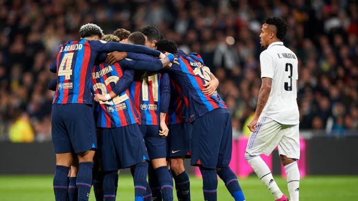 صورة نجم برشلونة يرفض الرحيل لهذا السبب 