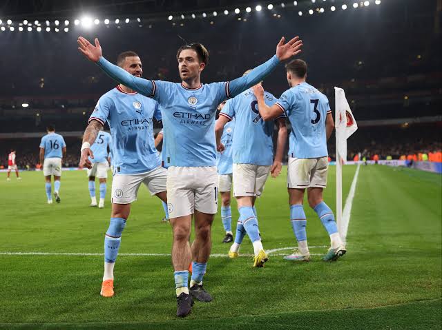 صورة هدف برشلونة يجدد عقده مع مانشستر سيتي 