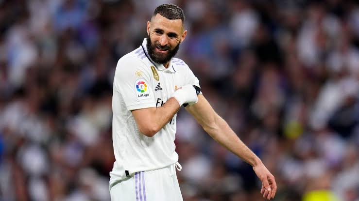 صورة بنزيما: ريال مدريد الأفضل في التاريخ 