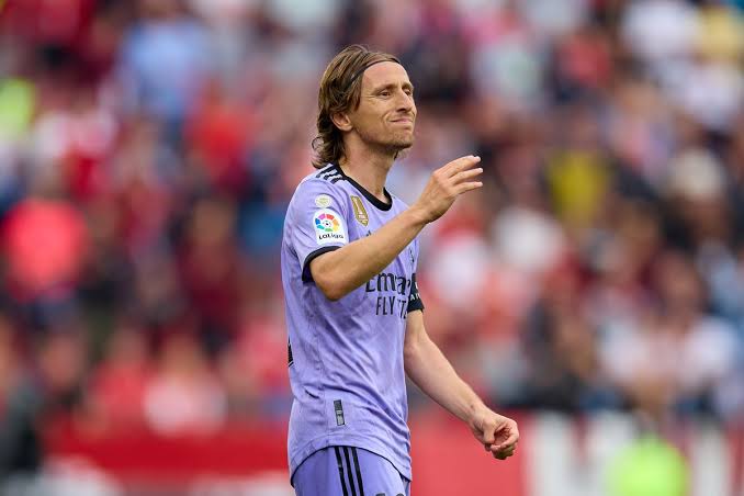 صورة موقف مودريتش من البقاء أو الرحيل عن ريال مدريد