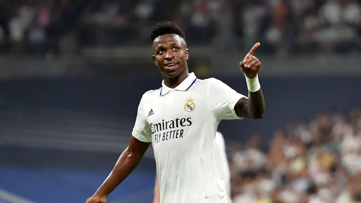 صورة فينيسيوس يفاجئ جماهير ريال مدريد بهذا الأمر 