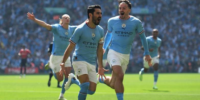 صورة برشلونة ينتظر رد نجم مانشستر سيتي 