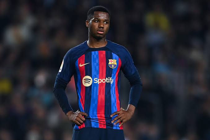 صورة وكيل أنسو فاتي يرد على مستقبل اللاعب مع برشلونة 