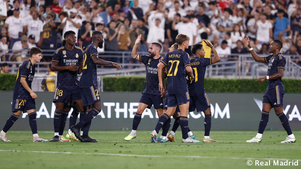 صورة تسريب لخطة ريال مدريد أمام مانشستر يونايتد 