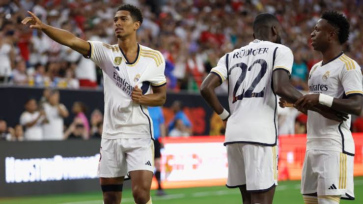 صورة رباعي ريال مدريد يغيب عن التدريبات