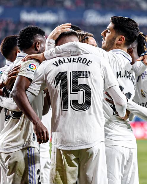 صورة رسمياً.. مدافع ريال مدريد ينتقل إلى ألافيس