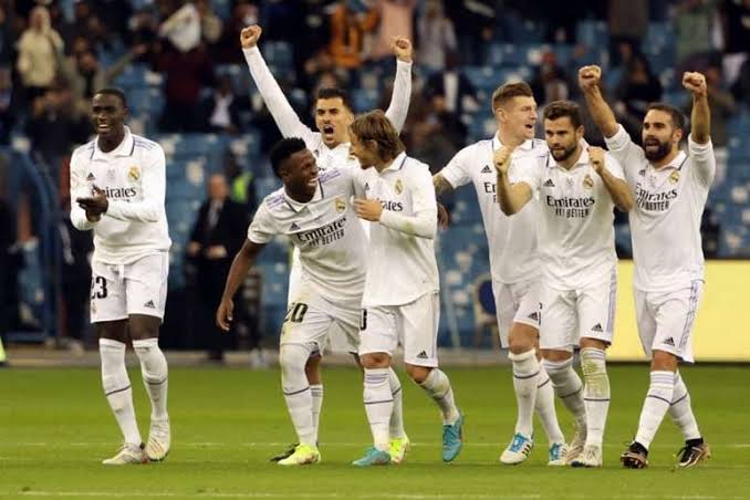 صورة أول لاعب يصل ريال مدريد اليوم 