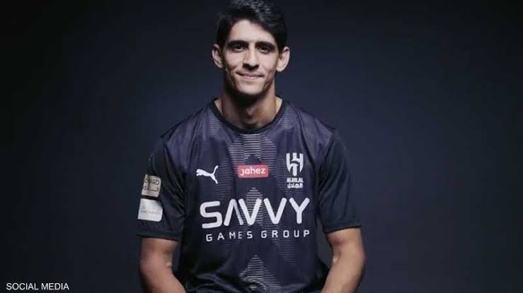 صورة رسمياً .. الهلال يعلن التعاقد مع ياسين بونو