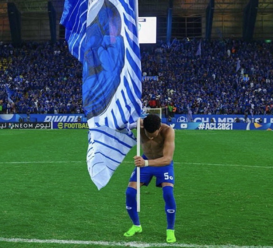 صورة اشتباك بين البليهي وتاليسكا بعد نهائي كأس الملك سلمان
