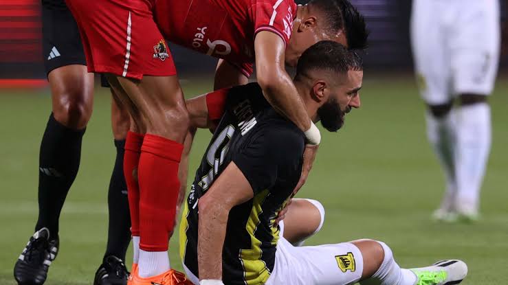 صورة اتحاد جدة يكشف طبيعة إصابة بنزيما