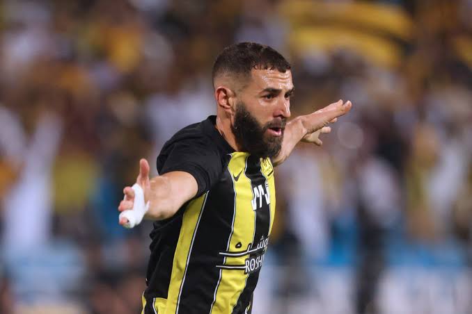 صورة كريم بنزيما يحسم صفقة ضم أسطورة ريال مدريد لـ اتحاد جدة