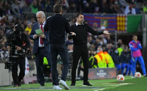 صورة تشافي يصر على تعاقد برشلونة مع لاعب وسط خلال الميركاتو الصيفي 