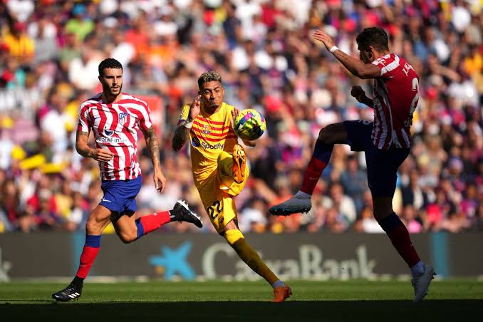 صورة موقف أتليتيكو مدريد من إجراء صفقة تبادلية مع برشلونة 
