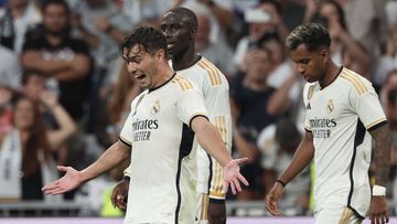 صورة ضربة قوية لـ ريال مدريد بعد إصابة نجم الفريق في مباراة لاس بالماس بالدوري 