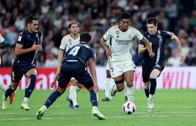 صورة أنشيلوتي يُعلن قائمة ريال مدريد لمواجهة لاس بالماس بالليجا 