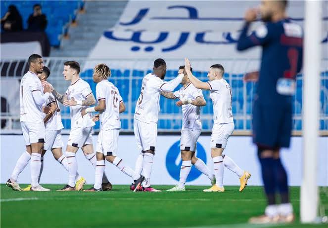 صورة رسميًا.. الشباب السعودي يُعلن إقالة مدرب الفريق ويستقر على البديل 