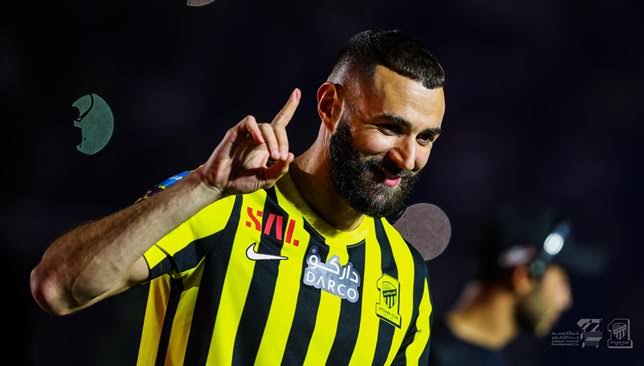 صورة تقارير- بنزيما يغيب عن تدريبات اتحاد جدة لهذا السبب 