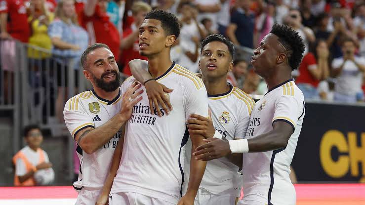 صورة منافسة شرسة في خط الوسط بريال مدريد