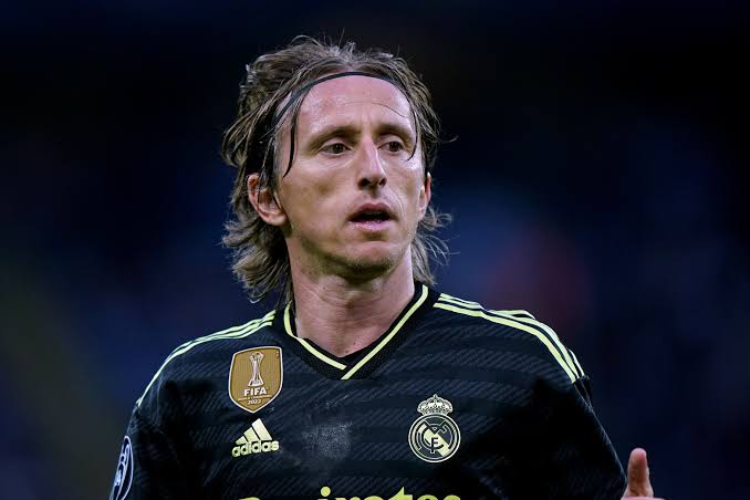 صورة مودريتش يؤكد رفضه عروض السعودية 