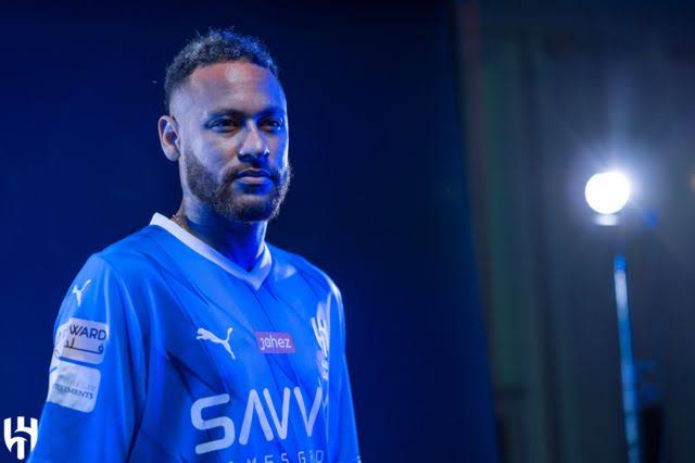 صورة بعد انضمامه إلى الهلال.. نيمار يكشف وجهته المُفضلة 