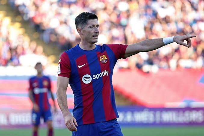 صورة ليفاندوفسكي: ريال مدريد لا يستحق الفوز.. وبيلينجهام موهبة عظيمة 