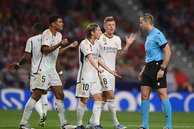 صورة بعد فينيسيوس.. ريال مدريد يحدد موعد تجديد نجم الفريق 