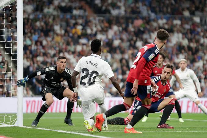 صورة حكم مباراة ريال مدريد ضد أوساسونا في الدوري الإسباني 