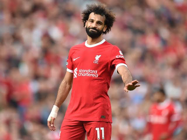 صورة نجم ليفربول يُفاجئ محمد صلاح عقب مباراة برايتون بهذا التصريح 