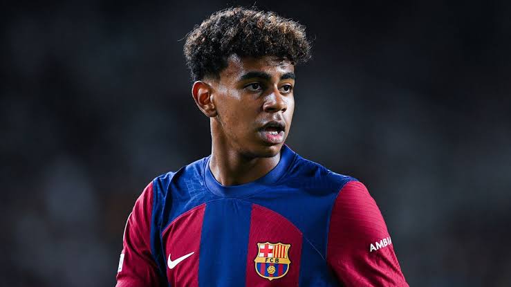 صورة لامين يامال يصبح أصغر هداف في تاريخ الدوري الإسباني مع برشلونة 