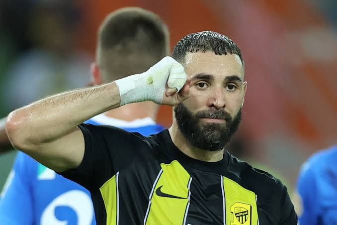 صورة كريم بنزيما يكشف سبب انضمامه إلى الدوري السعودي.. وتطورات اصابته 