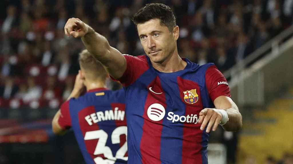صورة جمهور برشلونة ينتظر عودة ليفاندوفسكي لمستواه 